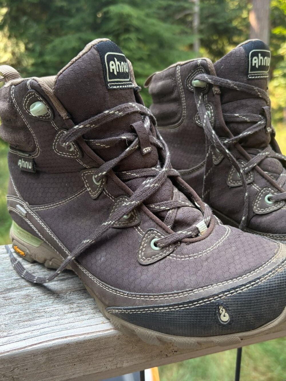 Ahnu Sugarpine Women's Size 8 Hiking Boots Vibram Sole
